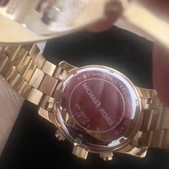 Michael Kors Women's Unisex Gold Runway
Stainless Steel Watch - Picture 4 of 4